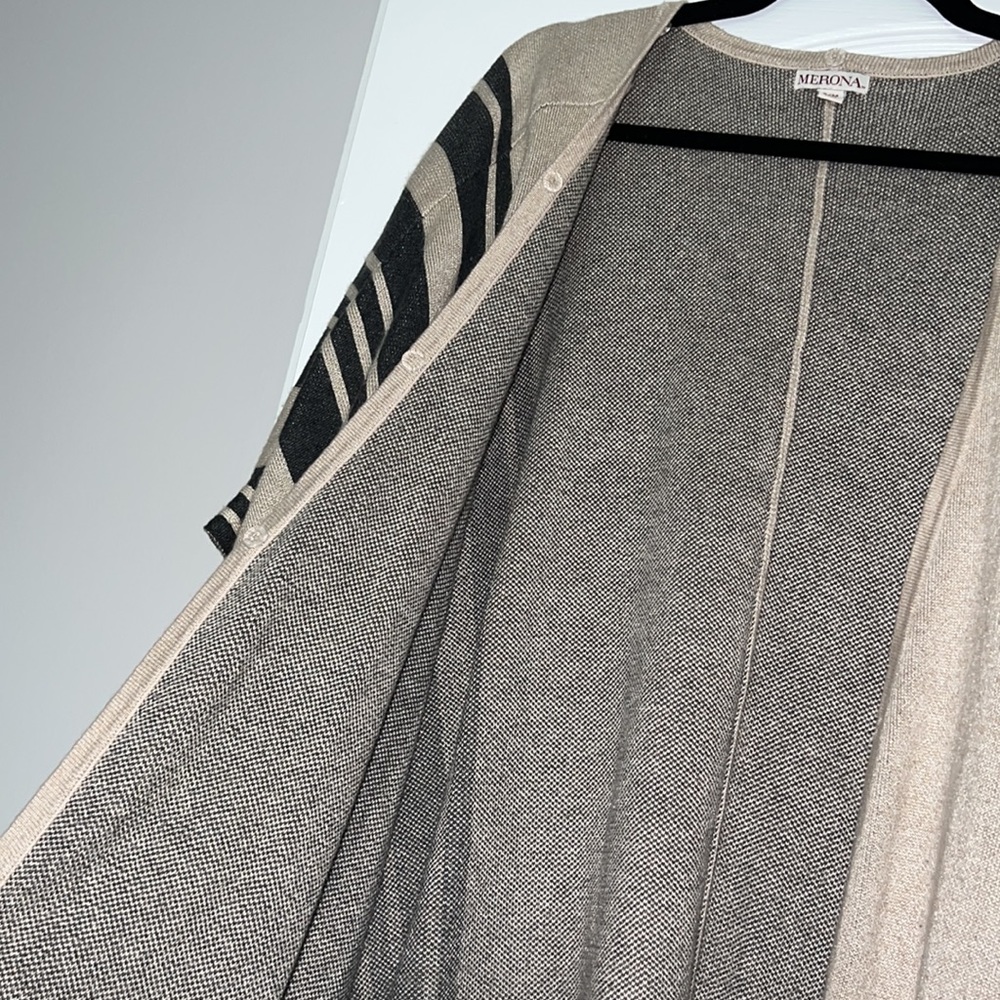 Versatile Cape - Picture 7 of 7